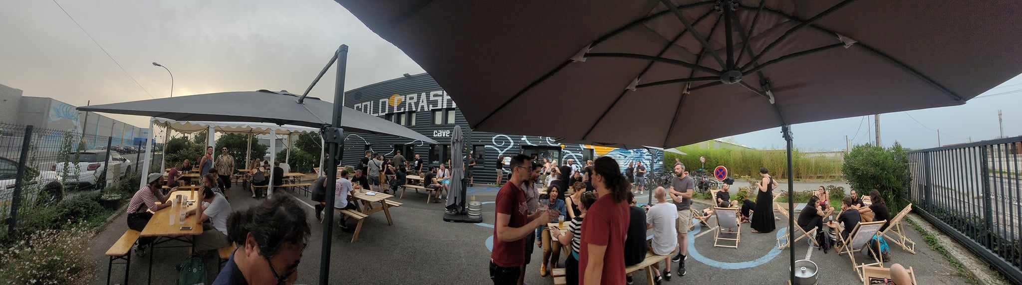 Cold Crash : terrasse large